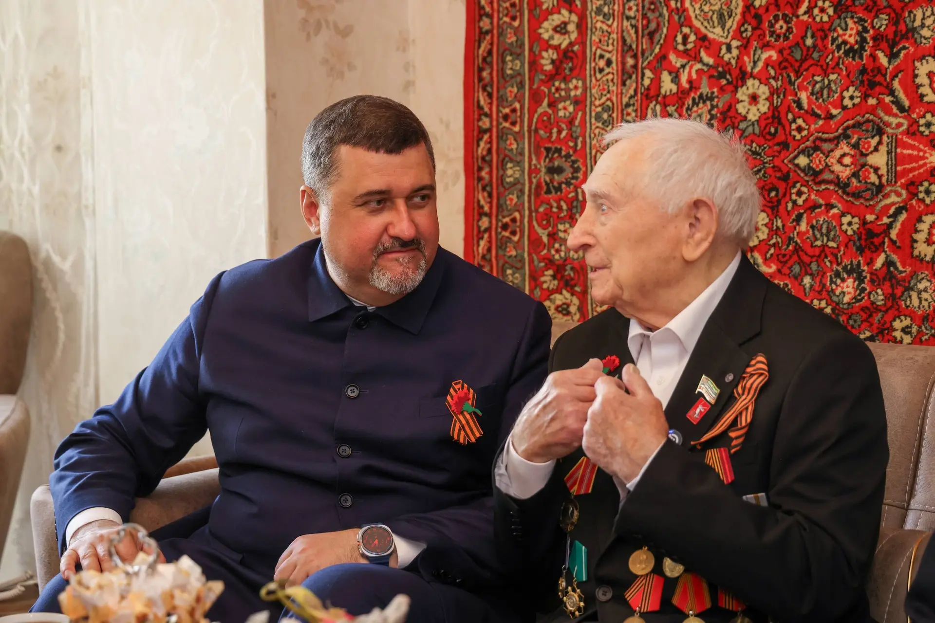 Фёдор Щукин поздравил ветерана Юрия Петрухина с 99-летием