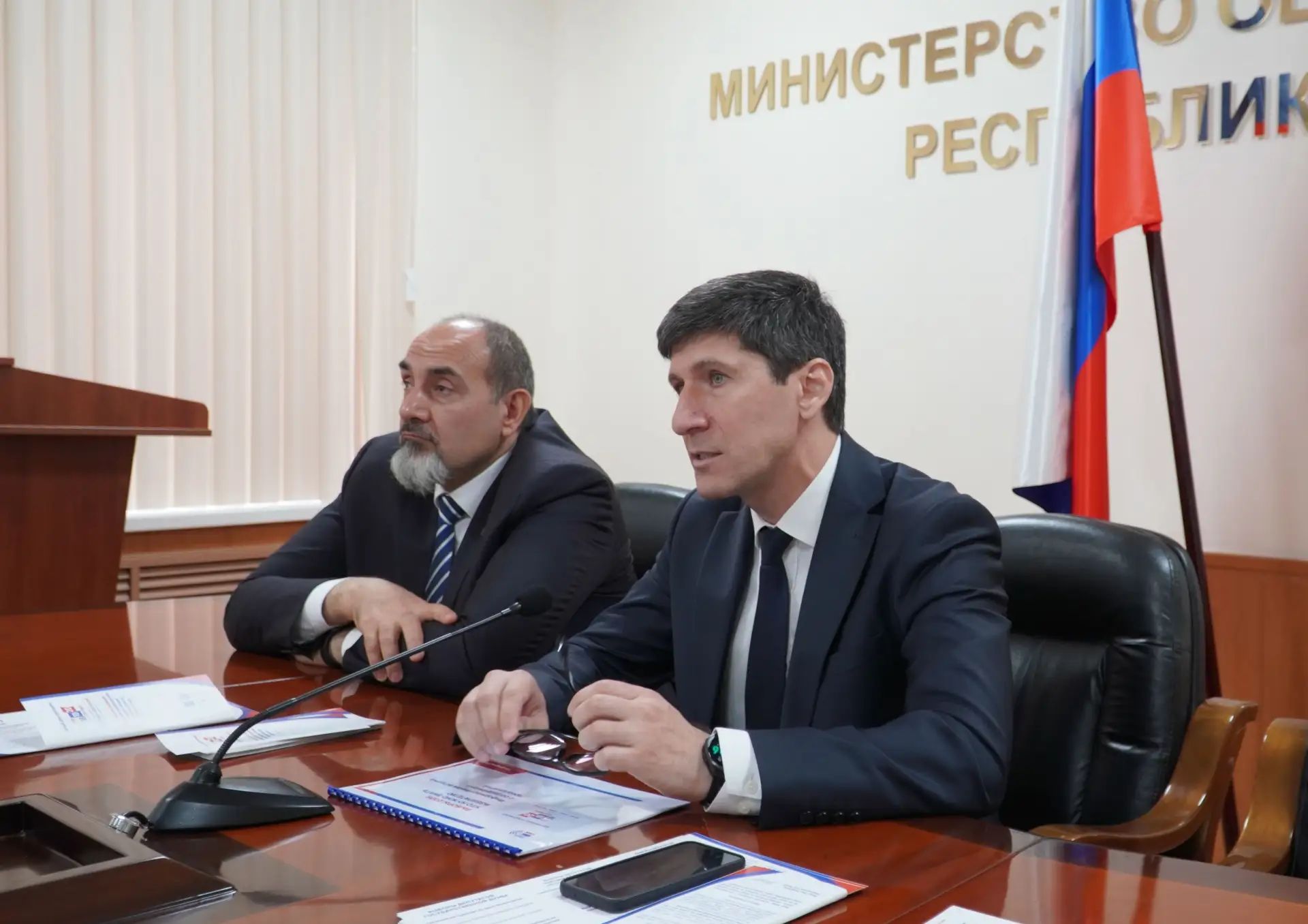 Дагестанцев учат как проголосовать без очередей и прописки