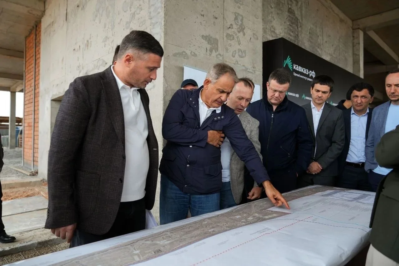 Назаров оценил строительство Каспийского прибрежного кластера