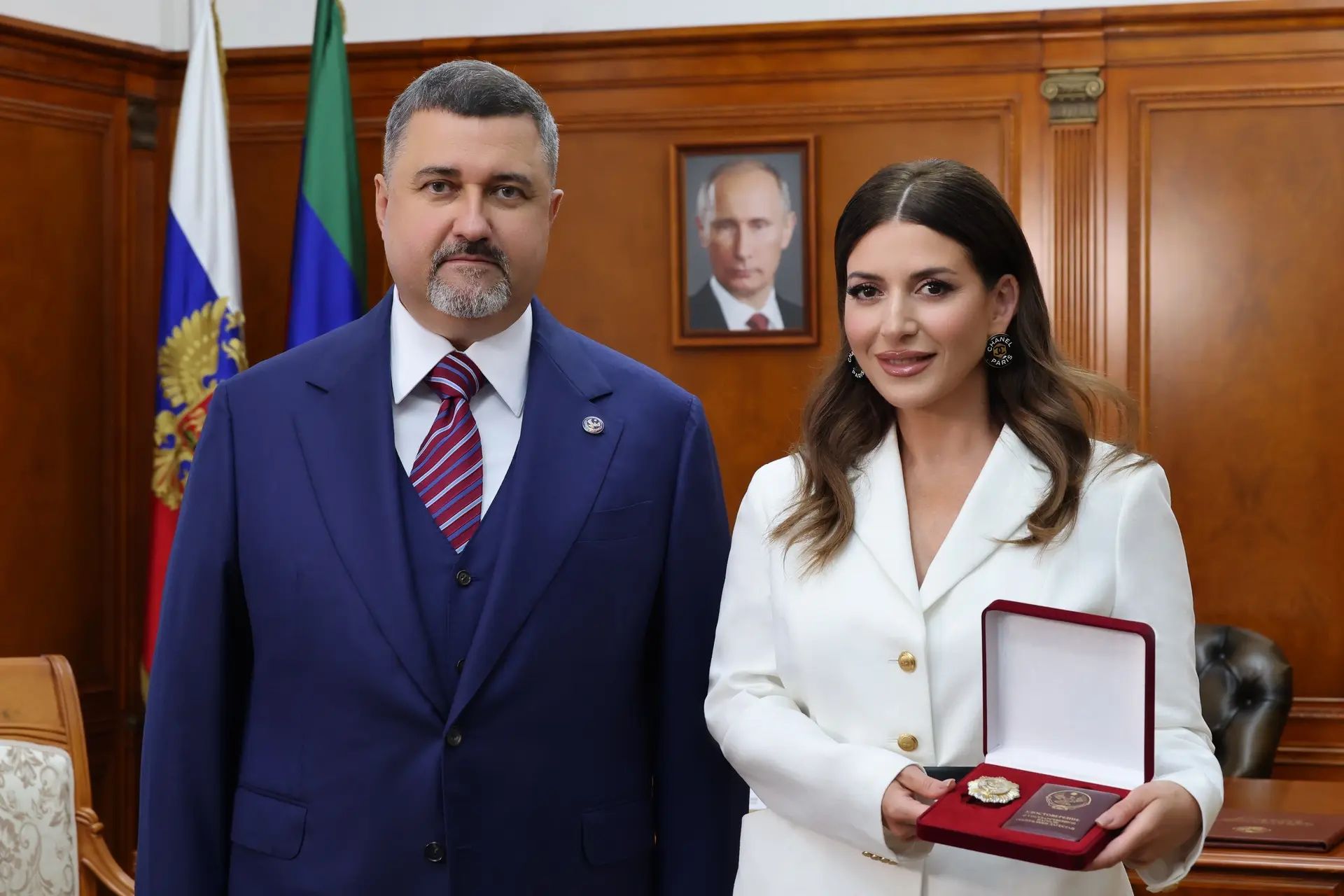 Жасмин получила почётный знак Дагестана