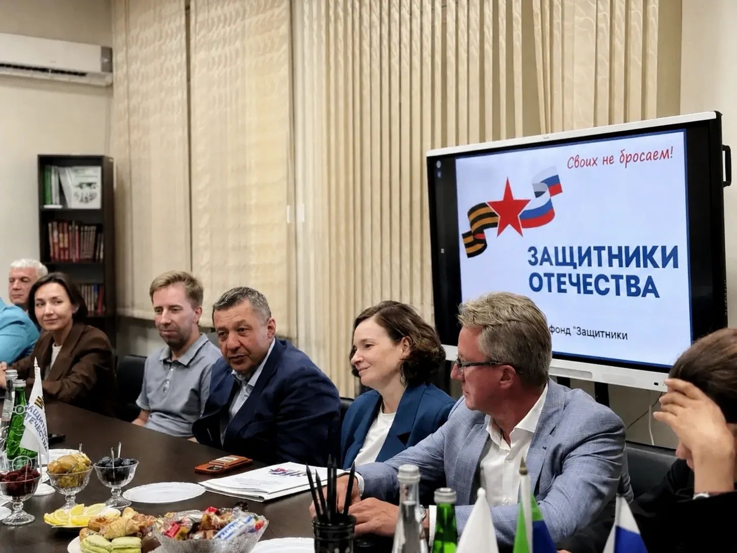 В Махачкале прошёл круглый стол с участием федеральных представителей