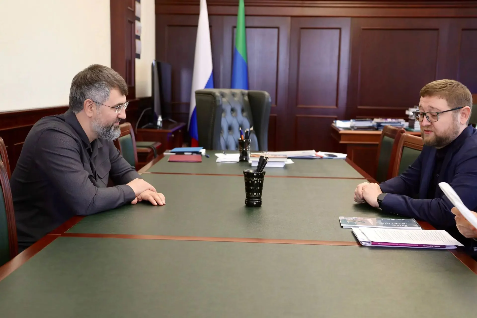 Муфтий Москвы подарил Рамазанову перевод Корана