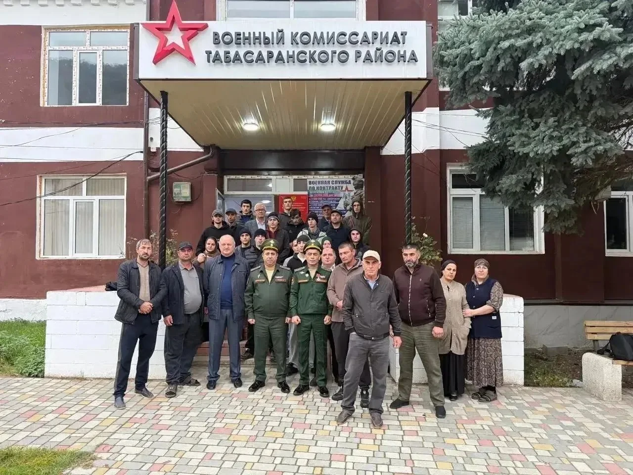 Из Табасаранского района отправили 12 новобранцев