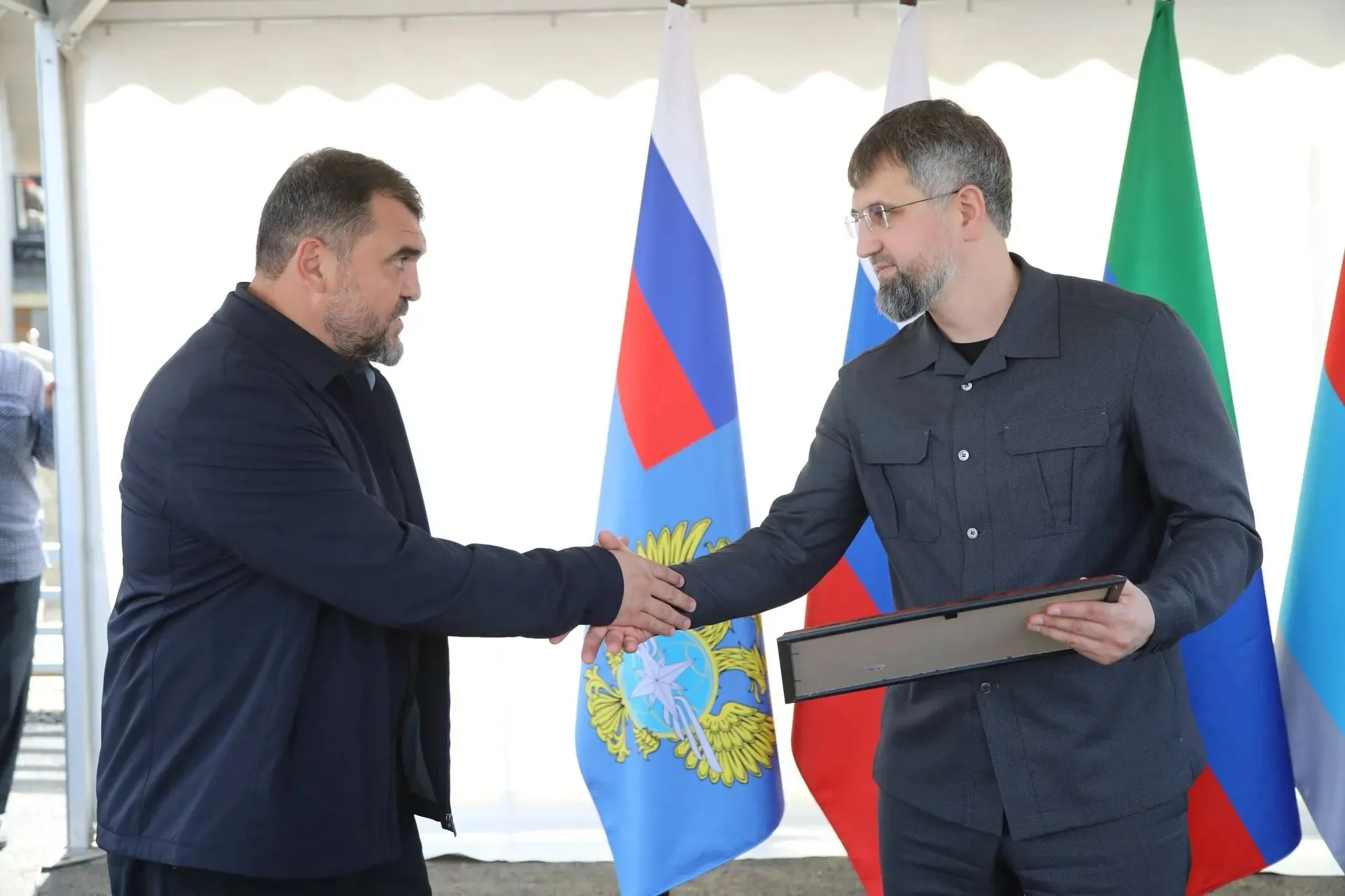 Рамазанов наградил строителей моста через Сулак