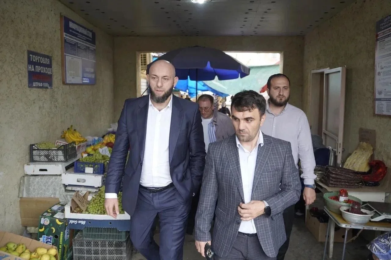 В Кизилюрте провели рейд по развитию безналичной оплаты