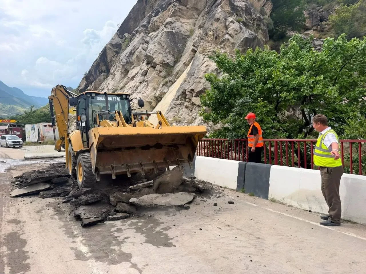 В Дагестане без связи село в Тляратинском районе