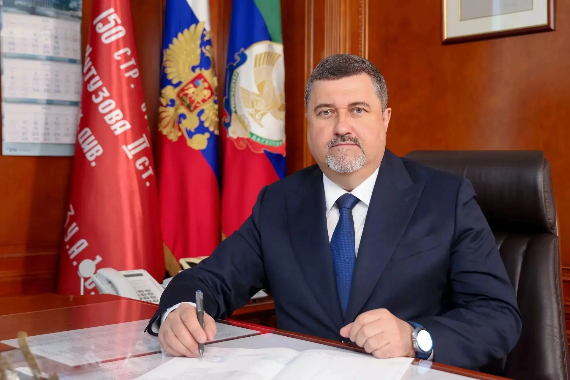 Федор Щукин поздравил с Днём Конституции РД