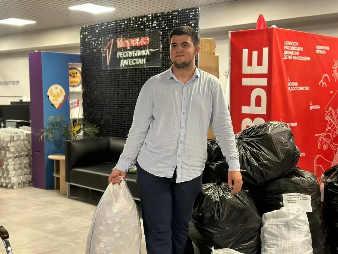 Пол тонны пластика собрали школьники на улицах Махачкалы